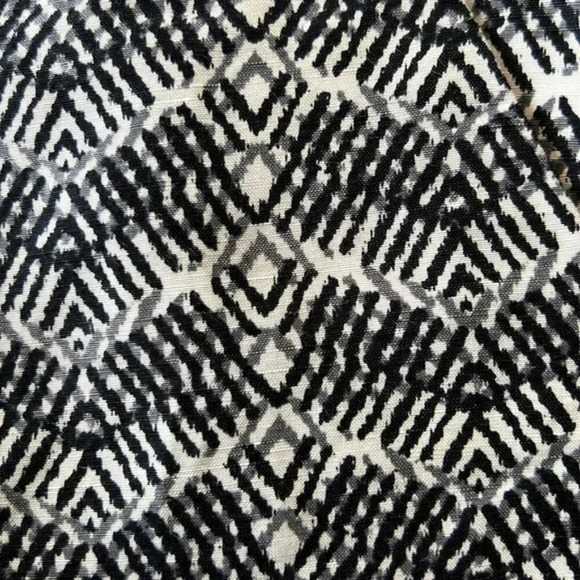 Joie Merci Shorts Geometric patterned Black White Print Silk linen Chevron 4 - Picture 7 of 7